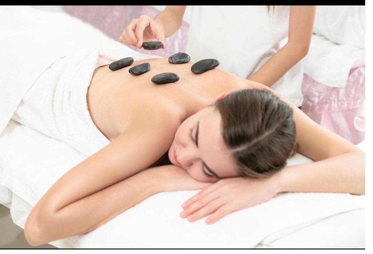 Hot stone massage treatment